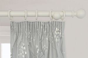 Laura Ashley 35mm Ribbed Ball Wooden Curtain Pole Soft Natural - Thumbnail 4